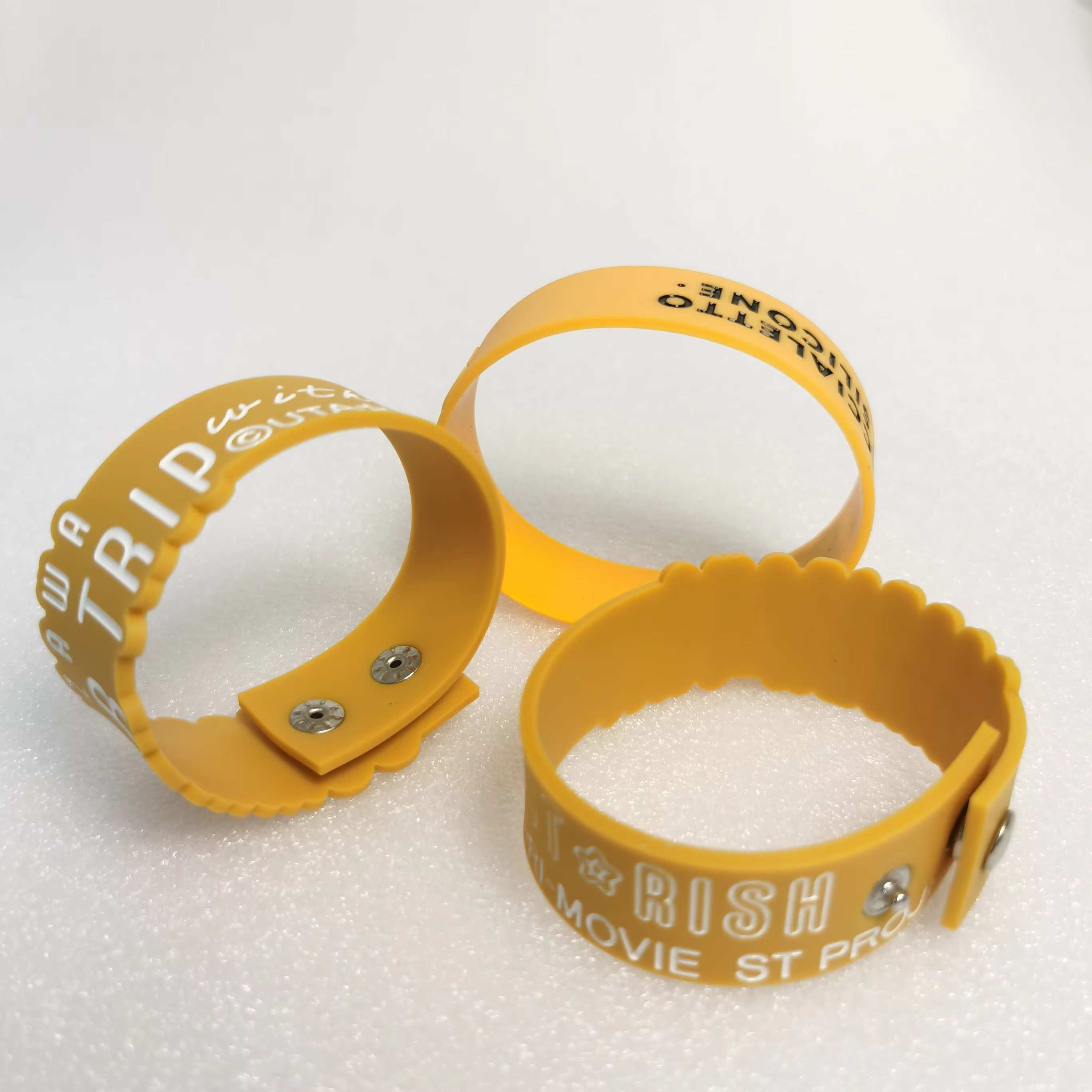 Factory Customized With logo Custom Wristband Silicone Wristbands Rubber Silicone Wristband pic 2